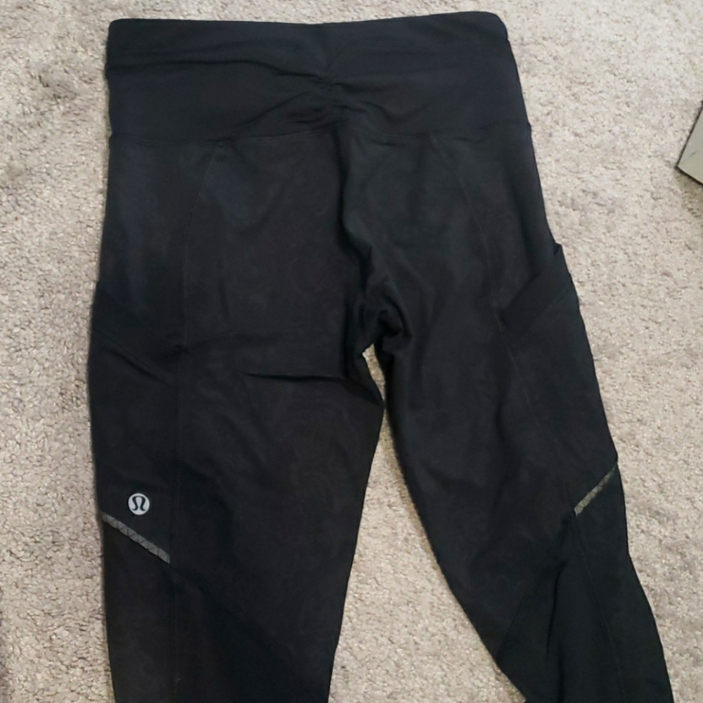 Lululemon cropped leggings with side pockets